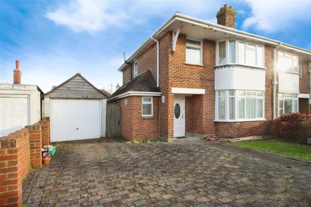 Cecil Road, Lancing, BN15 8HP