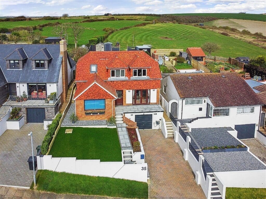 Wivelsfield Road, Saltdean, Brighton, BN2 8FP