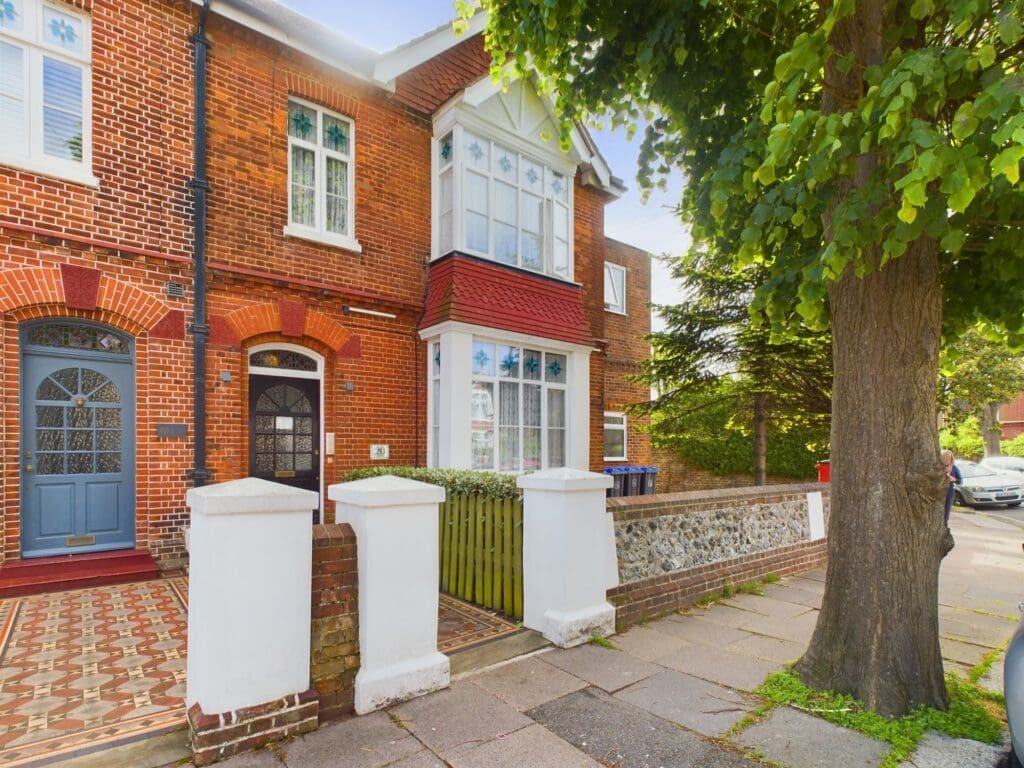 20 Warwick Gardens, Worthing, West Sussex, BN11 1PF