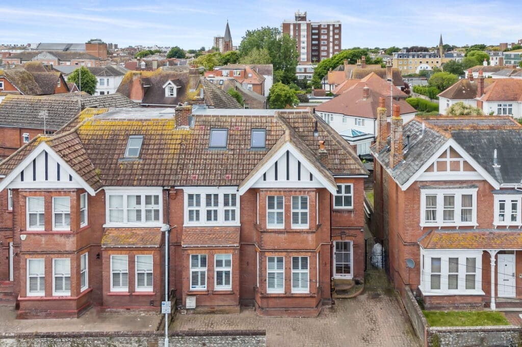 Salisbury Road, Worthing, BN11 1RB