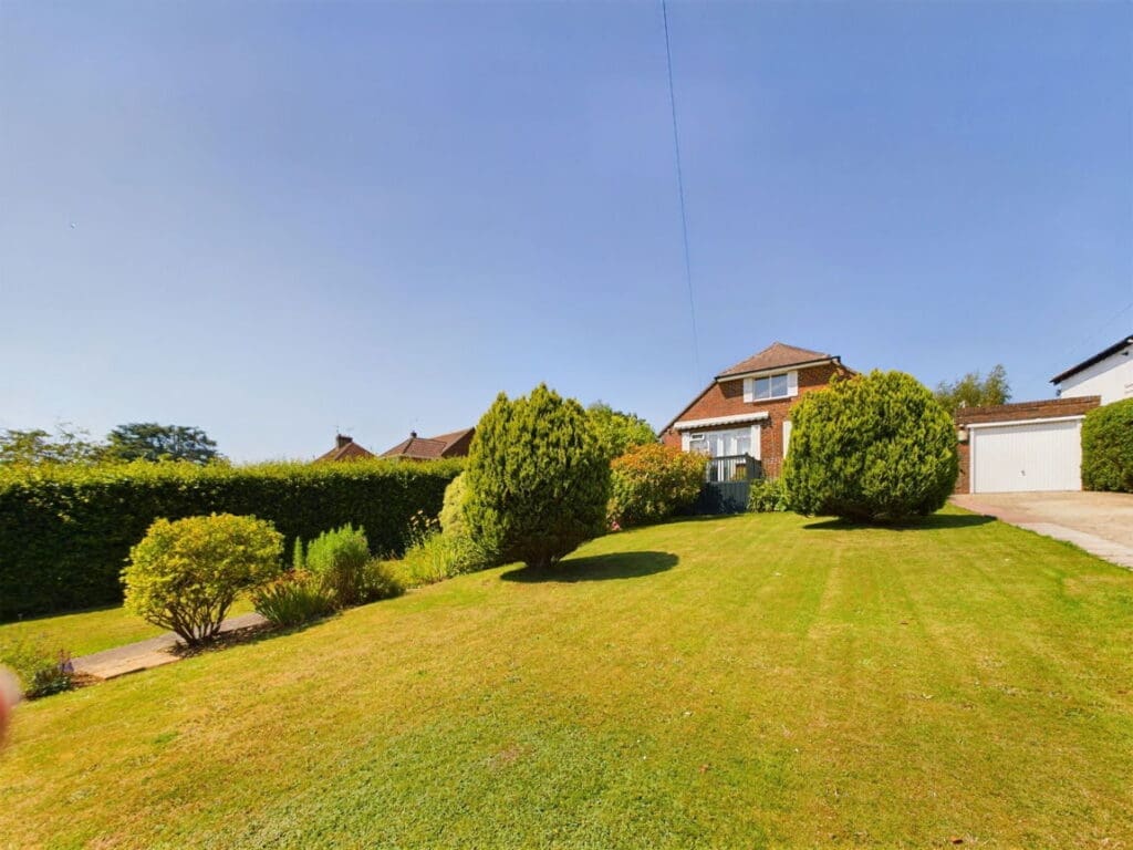 Foxley Lane, High Salvington, Worthing BN13 3AB