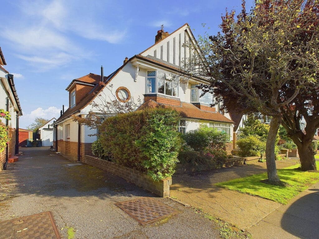 Holmes Avenue, Hove, BN3 7LB