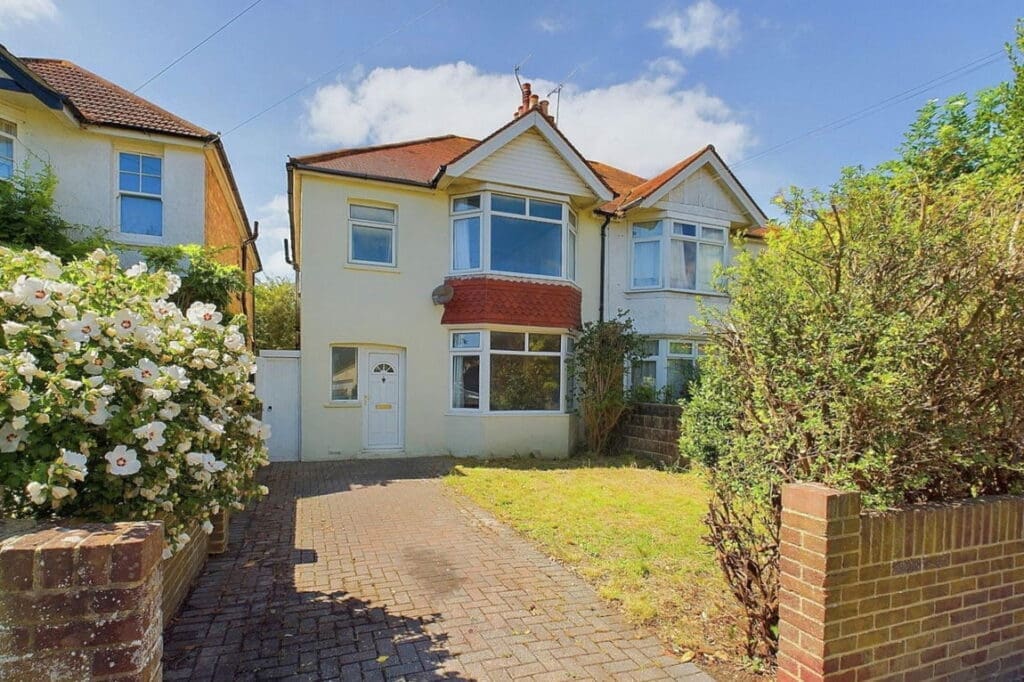 Ladydell Road, Worthing BN11 2LF