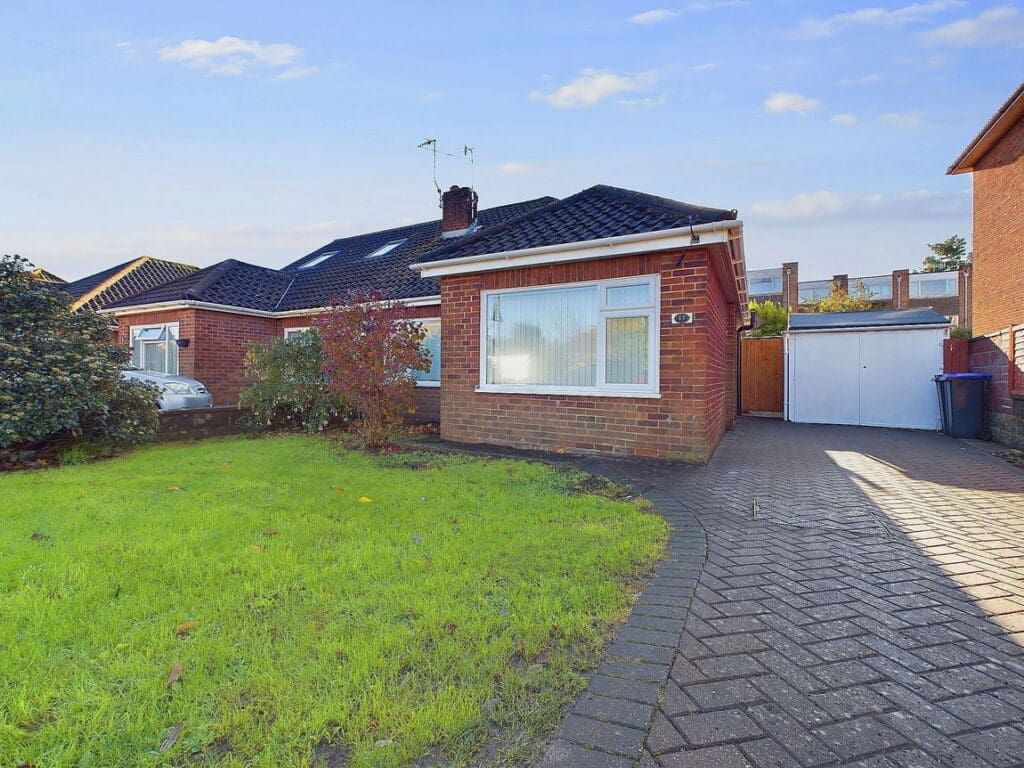 Crabtree Lane, Lancing, West Sussex, BN15 9PF