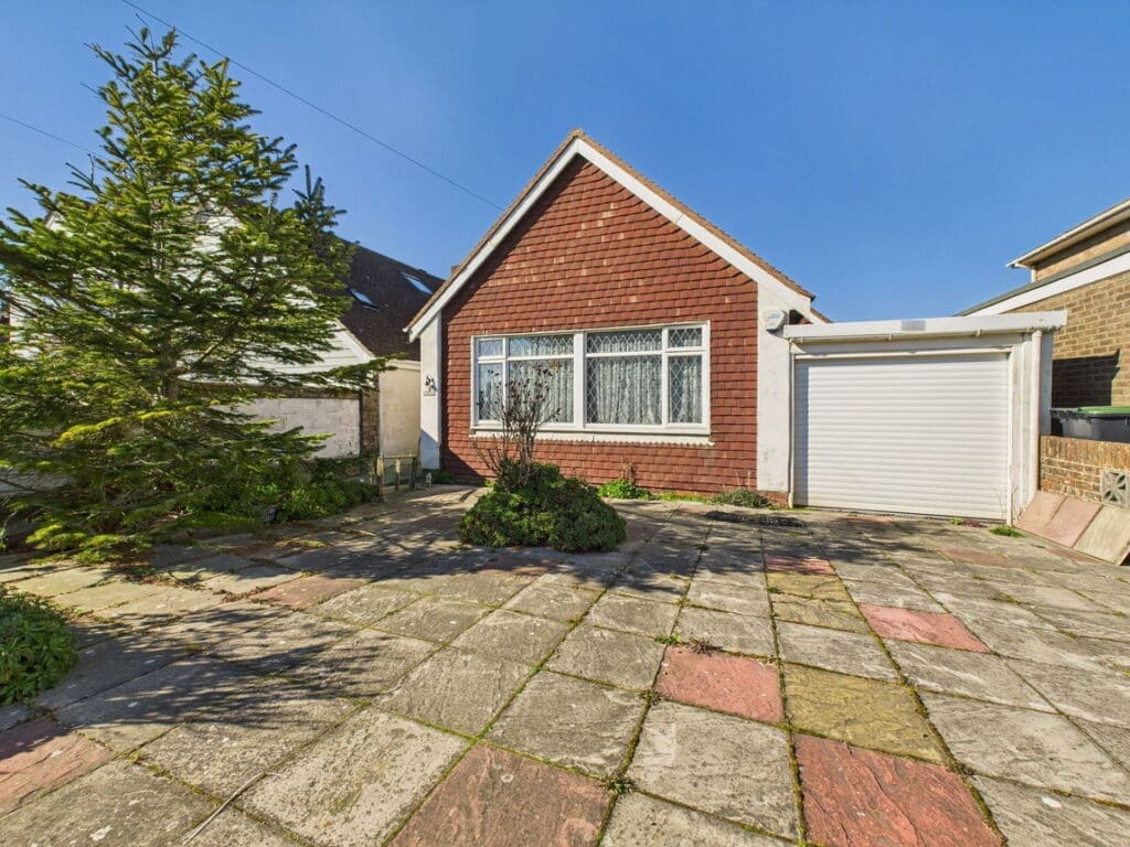 Brighton Road, Lancing, BN15 8JP