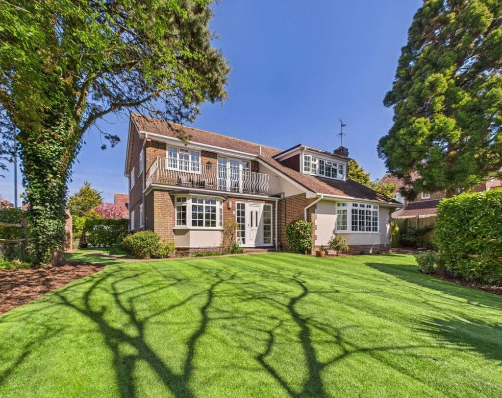 Vicarage Fields, Worthing BN13 3SF