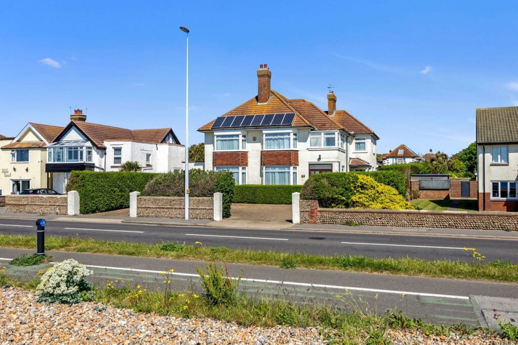 Brighton Road, Worthing, BN11 2HG