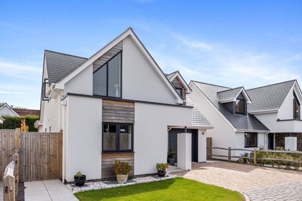 Pebble Lane, Ferring, West Sussex, BN12 5FB