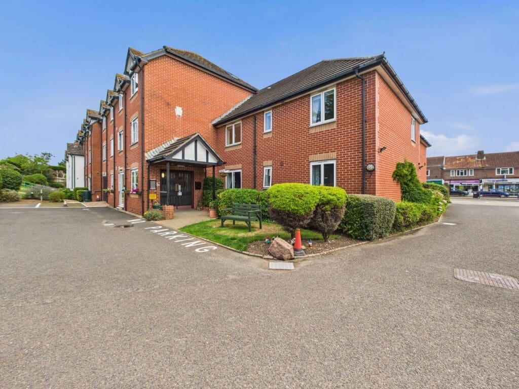 Cissbury Court, Findon Valley, Worthing BN14 0BF