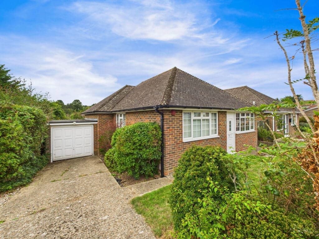 17 Hurston Close, Findon Valley, Worthing, BN14 0AX