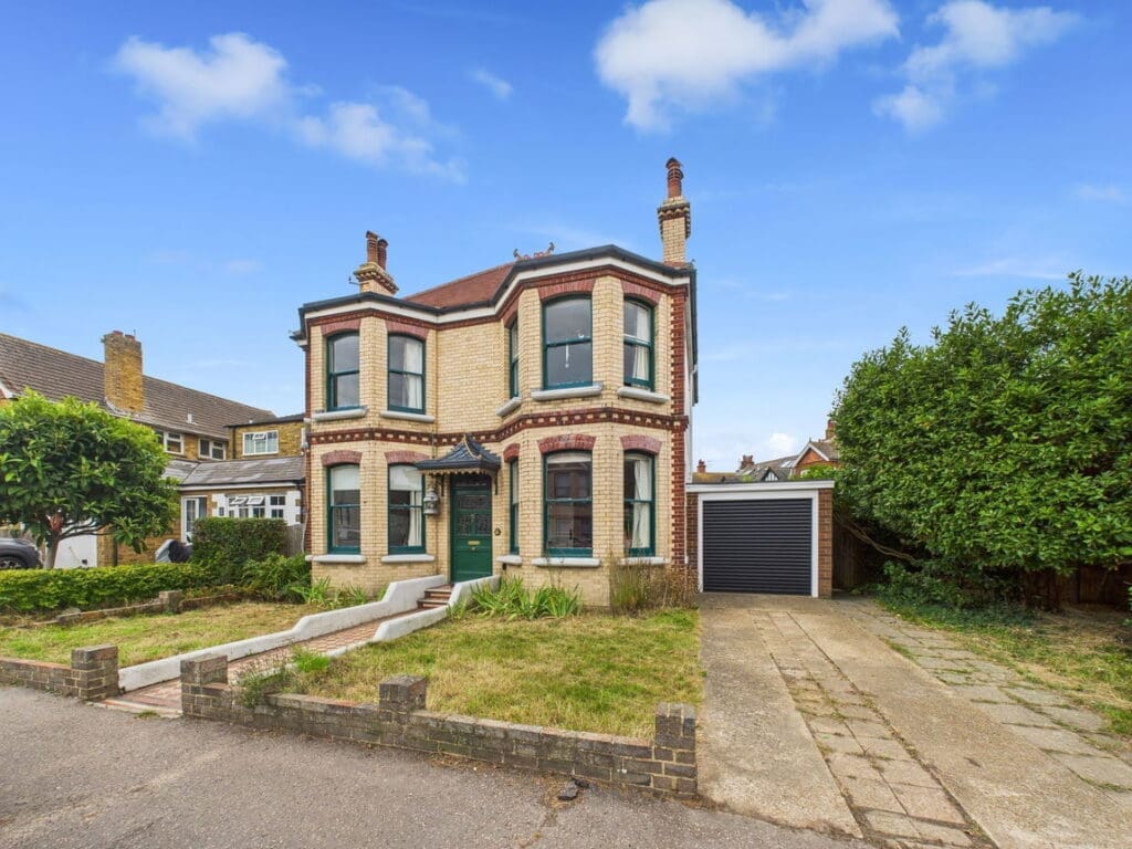 Victoria Road, Southwick